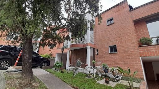 Apartamento en arriendo Antioquia Medellín Los Balsos No1 250 m2 Habitaciones 4 Baños 3 Garajes 2 Precio $7800000