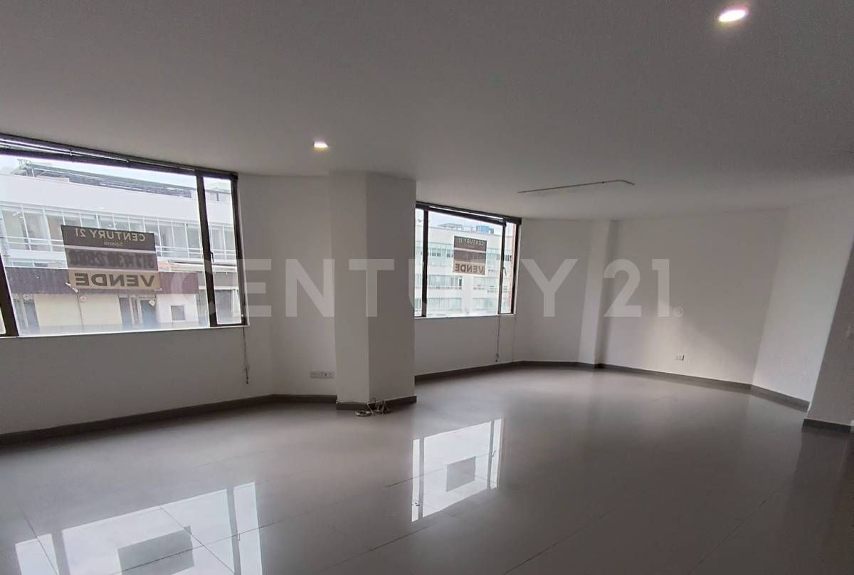 Oficina en venta Cundinamarca Bogotá Lago Gaitan 81 m2 Habitaciones 0 Baños 1 Garajes 2 Precio $508000000