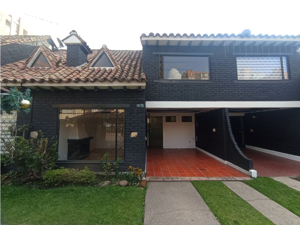 Casa en venta Cundinamarca Bogotá Cedro Narvaez 130 m2 Habitaciones 3 Baños 3 Garajes 2 Precio $800000000