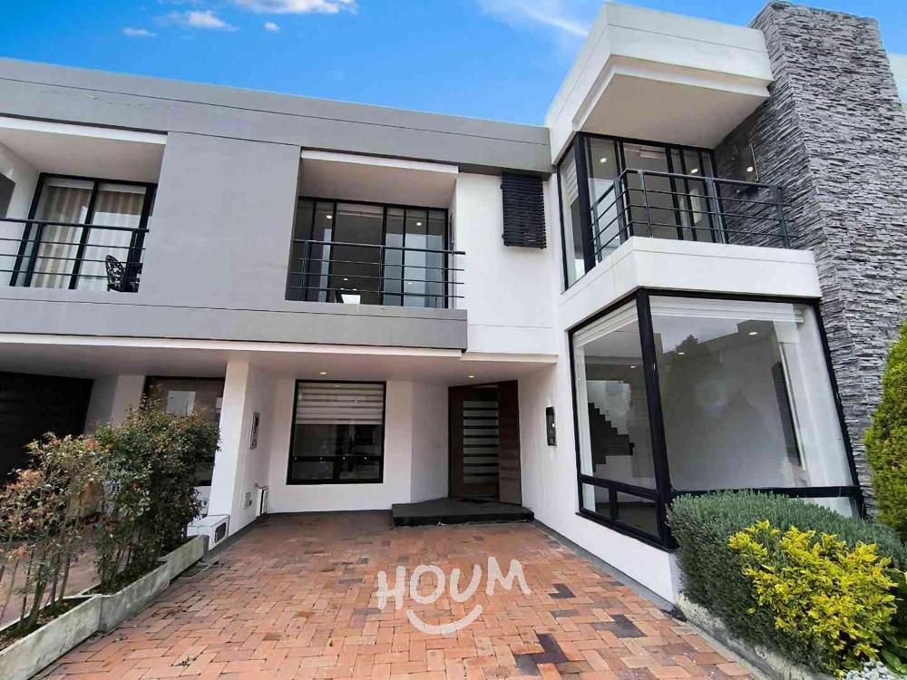 Casa en arriendo Cundinamarca Cota Cota 187 m2 Habitaciones 3 Baños 3 Garajes 2 Precio $4800000