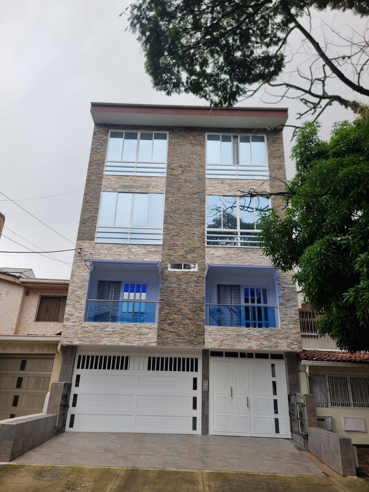 Edificio en venta Valle Del Cauca Cali Pampa Linda 650 m2 Habitaciones 6 Baños 6 Garajes 3 Precio $3050000000