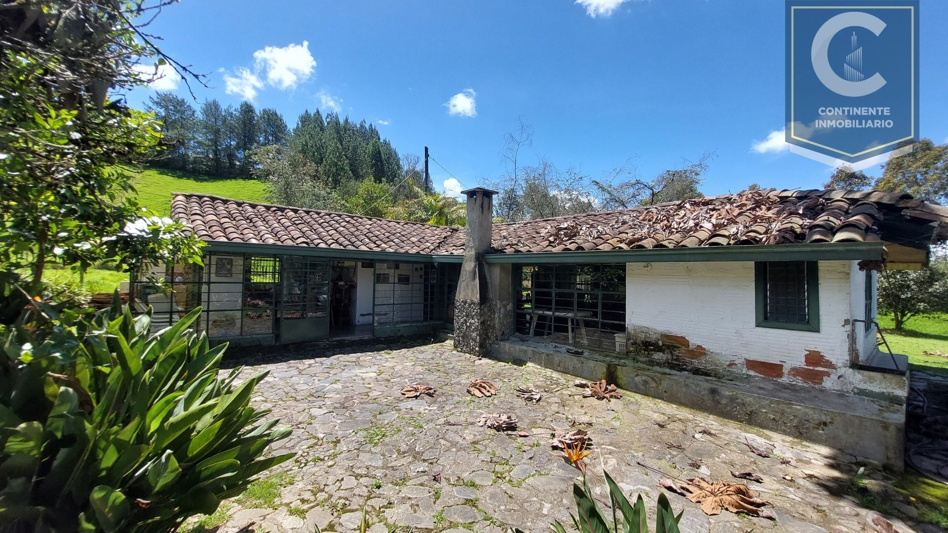 Finca en venta Antioquia Bello Urbanización Búcaros 2 420 m2 Habitaciones 6 Baños 5 Garajes 0 Precio $1700000000