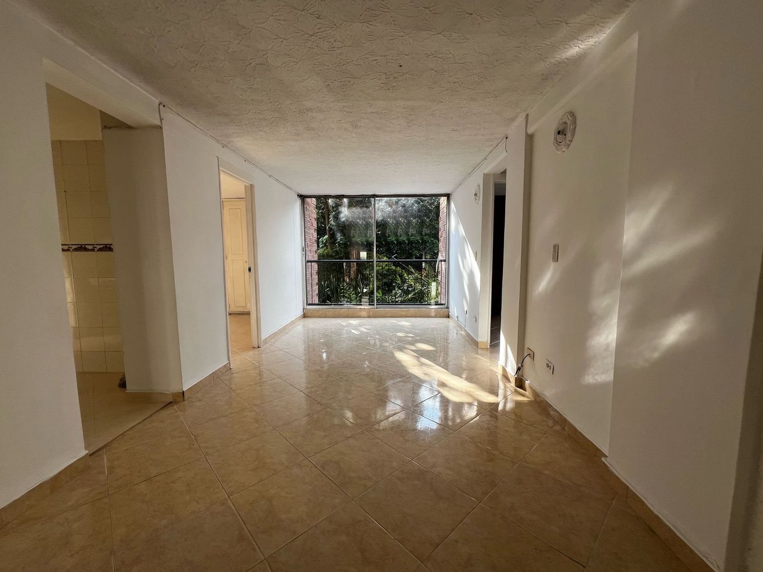 Apartamento en arriendo Antioquia Envigado Bucarest 80 m2 Habitaciones 4 Baños 2 Garajes 1 Precio $2900000