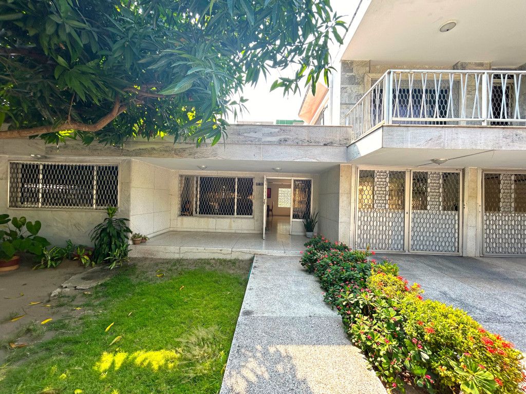 Casa en venta Atlántico Barranquilla Ciudad Jardin 413 m2 Habitaciones 6 Baños 6 Garajes 4 Precio $1330000000