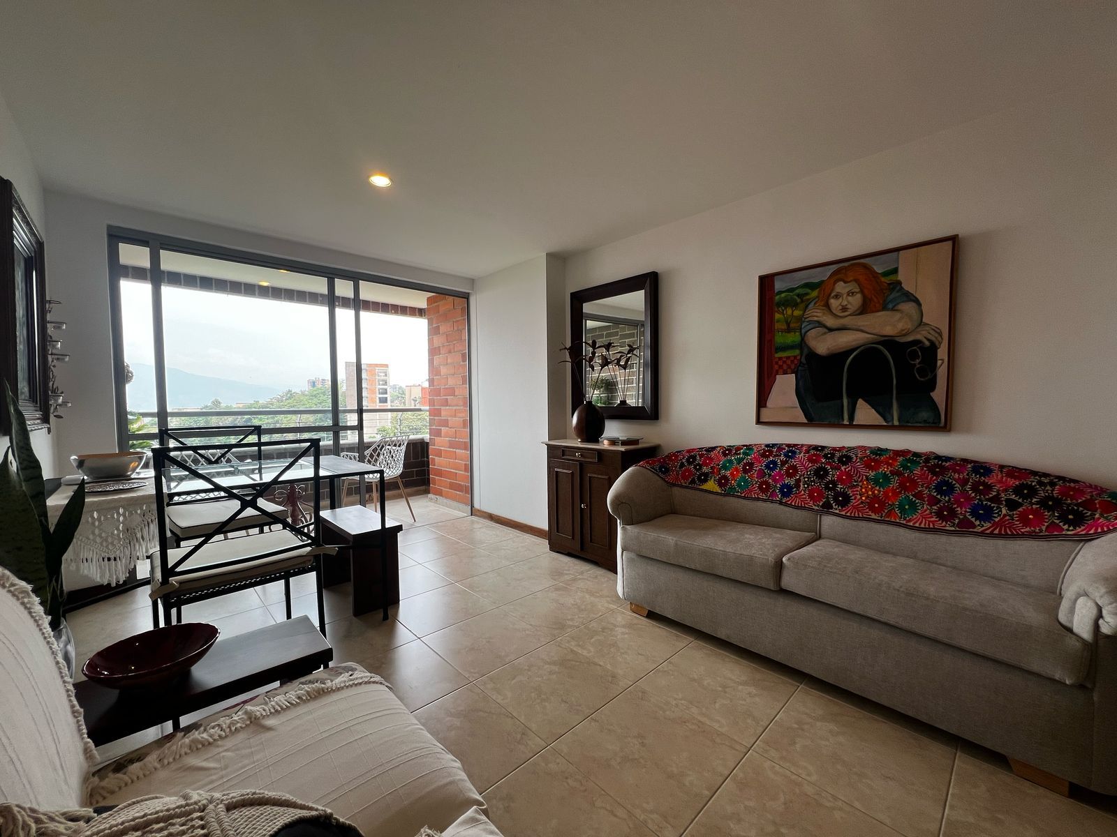 Apartamento en arriendo Antioquia Envigado El Esmeraldal 66 m2 Habitaciones 2 Baños 2 Garajes 1 Precio $3150000