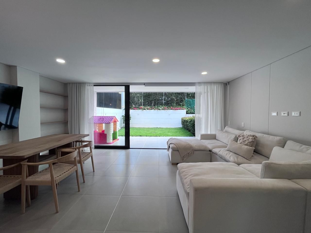 Casa en venta Antioquia Envigado Loma Del Atravesado 179 m2 Habitaciones 3 Baños 4 Garajes 2 Precio $1690000000