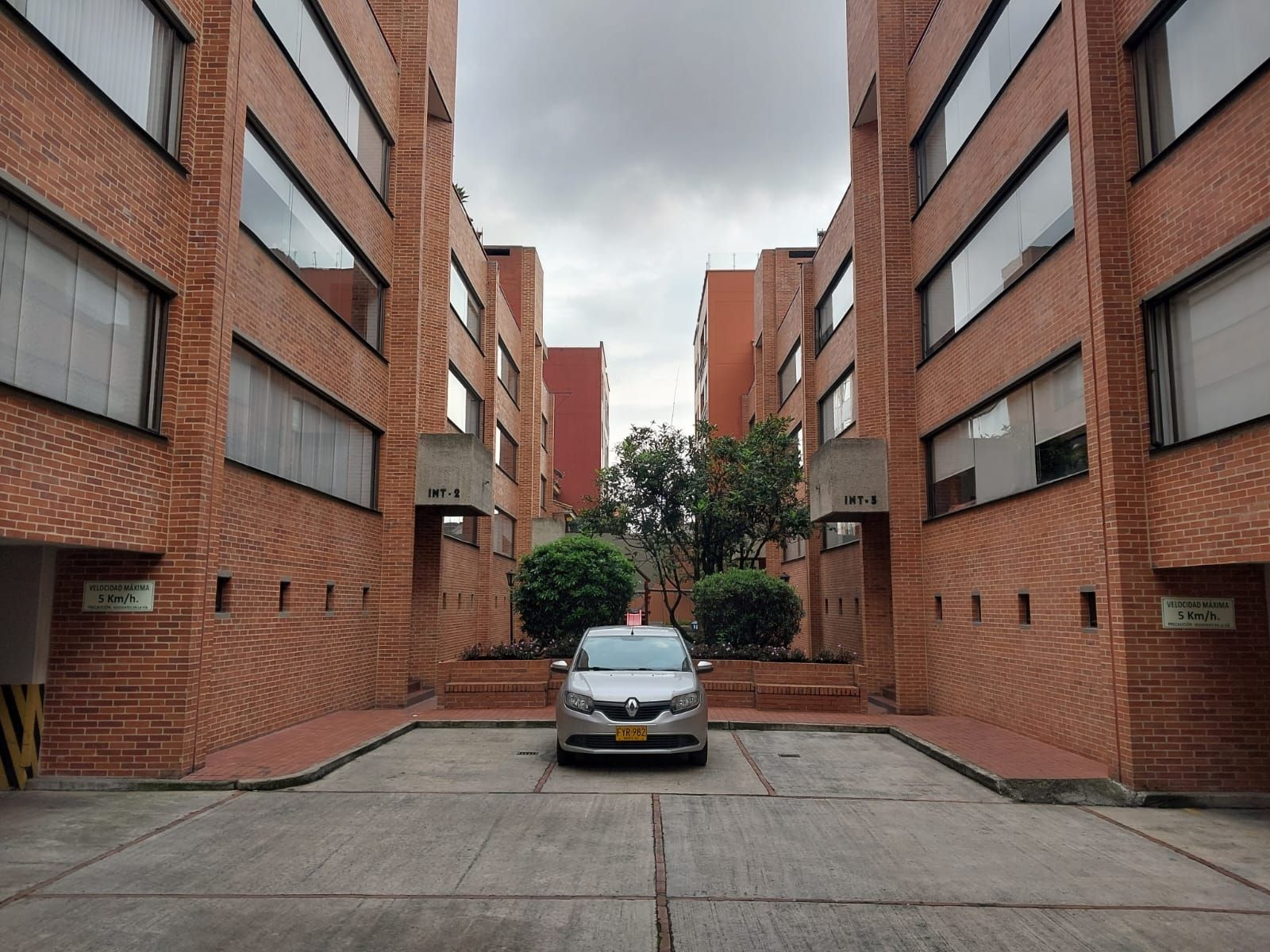 Apartamento en venta Cundinamarca Bogotá Santa Barbara Central 180 m2 Habitaciones 3 Baños 3 Garajes 2 Precio $1150000000