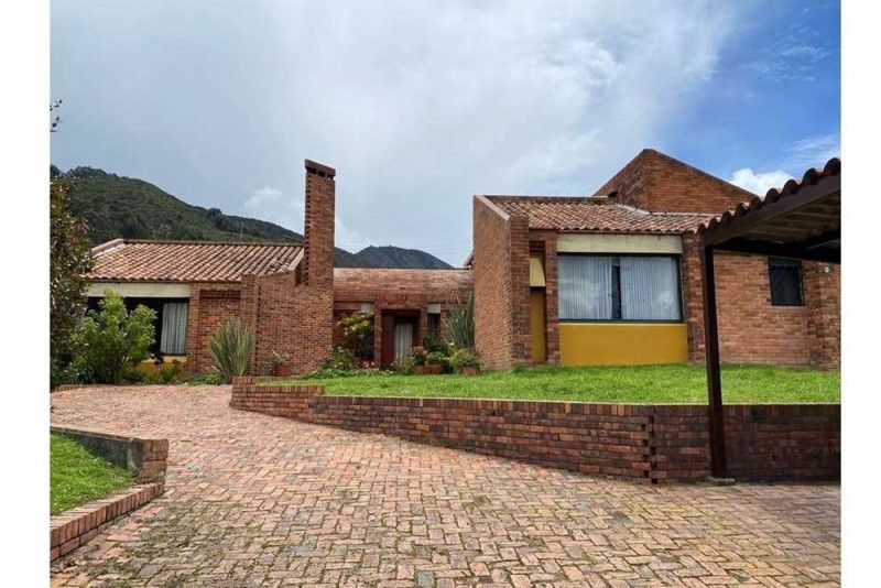 Casa en venta Cundinamarca Cota Cota 510 m2 Habitaciones 4 Baños 3 Garajes 4 Precio $1650000000