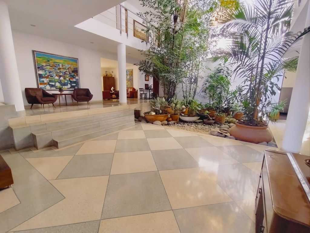 Casa en arriendo Valle Del Cauca Cali Alferez Real 208 m2 Habitaciones 5 Baños 6 Garajes 1 Precio $15000000