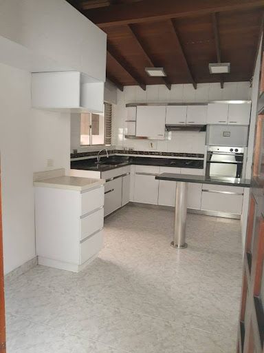 Casa en arriendo Antioquia Medellín Cuarta Brigada 200 m2 Habitaciones 5 Baños 4 Garajes 1 Precio $4500000