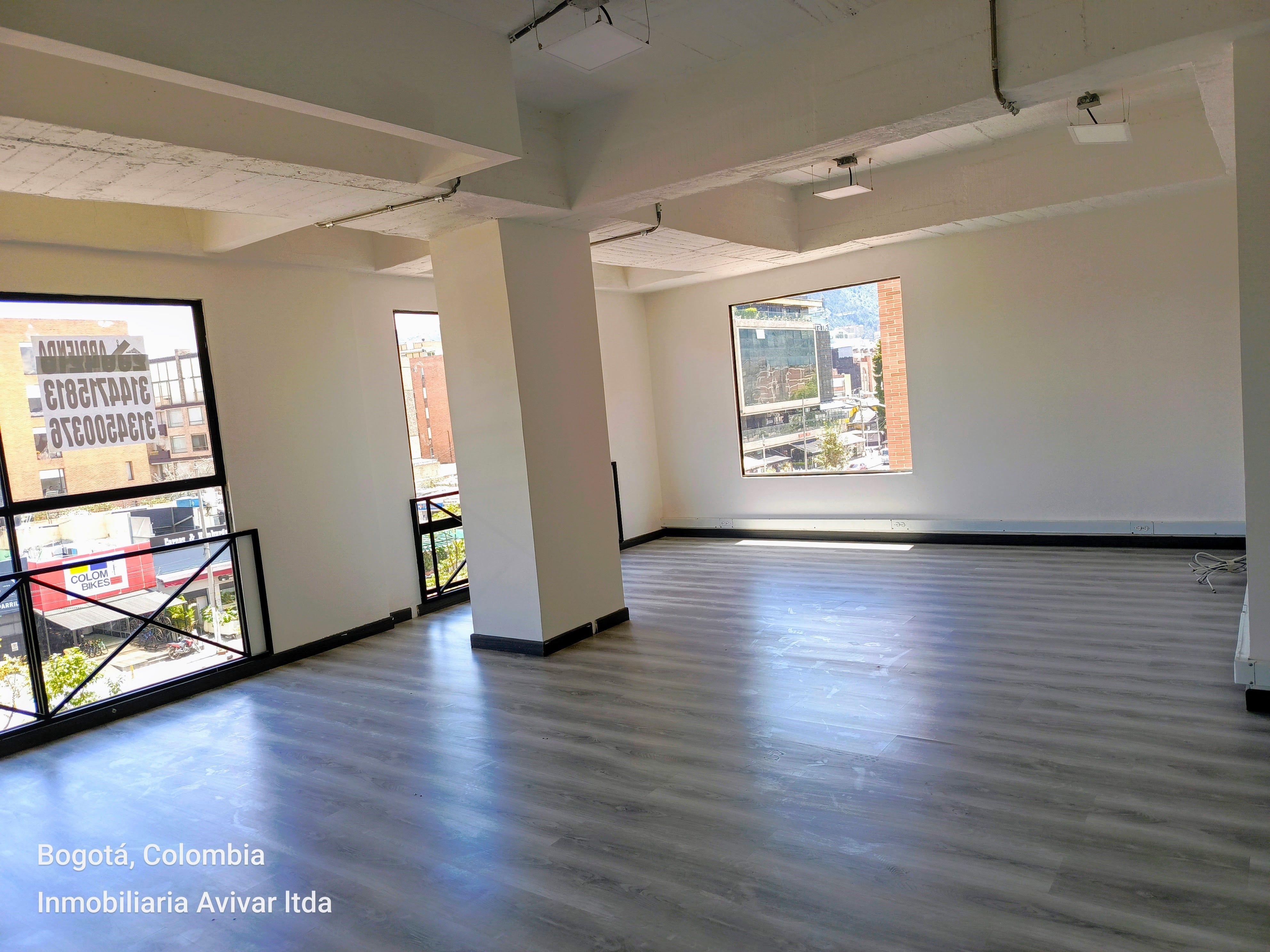 Oficina en arriendo o venta Cundinamarca Bogotá San Patricio 45 m2 Habitaciones 0 Baños 1 Garajes 1 Precio venta $375000000 Precio arriendo $3700000