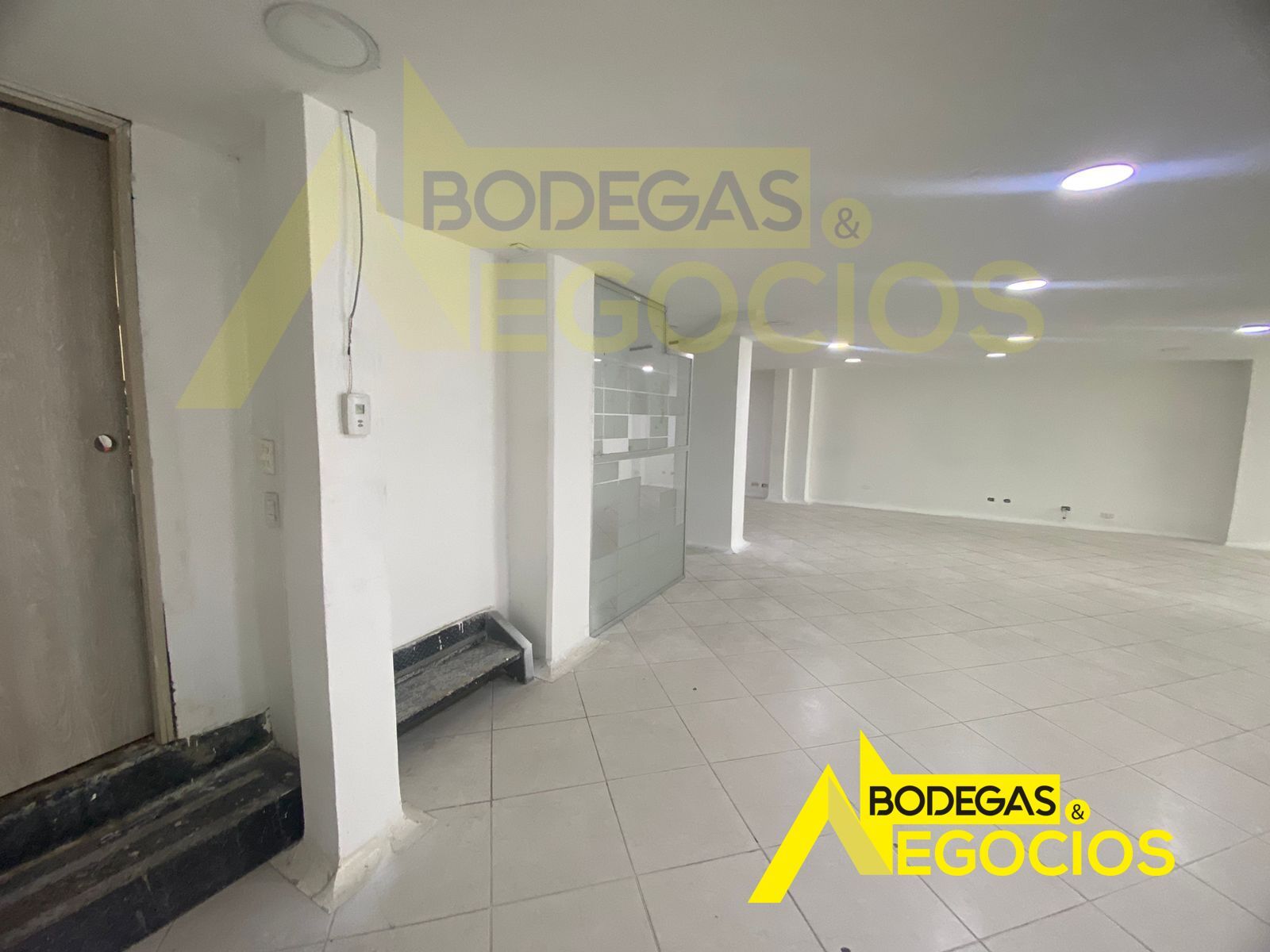 Local Comercial en arriendo Antioquia Medellín Laureles 363 m2 Habitaciones 0 Baños 4 Garajes 0 Precio $8500000