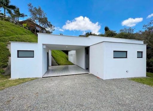 Finca en arriendo Antioquia Guarne Guarne 700 m2 Habitaciones 3 Baños 2 Garajes 2 Precio $6000000