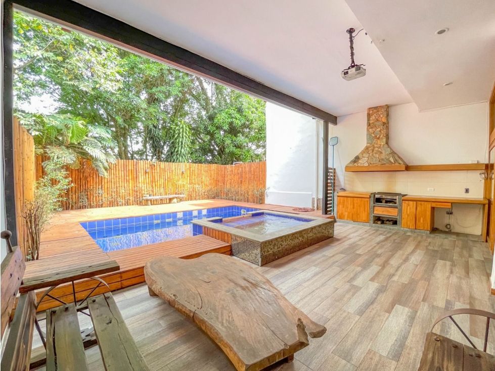 Casa en arriendo Antioquia Medellín Los Naranjos 390 m2 Habitaciones 4 Baños 5 Garajes 3 Precio $20000000