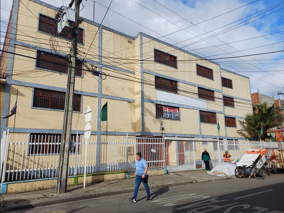 Edificio en venta Cundinamarca Bogotá Centro Fontibon 1126 m2 Habitaciones 19 Baños 10 Garajes 0 Precio $3900000000