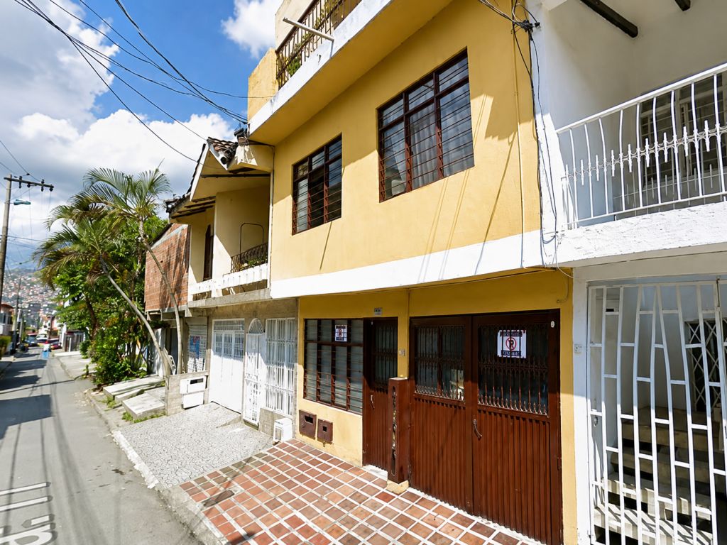 Apartamento en arriendo Valle Del Cauca Cali Nápoles 120 m2 Habitaciones 5 Baños 3 Garajes 0 Precio $1600000