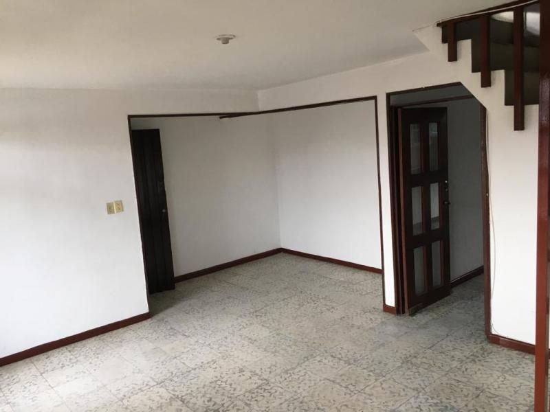 Apartamento en arriendo Valle Del Cauca Cali Nápoles 120 m2 Habitaciones 5 Baños 3 Garajes 0 Precio $1600000