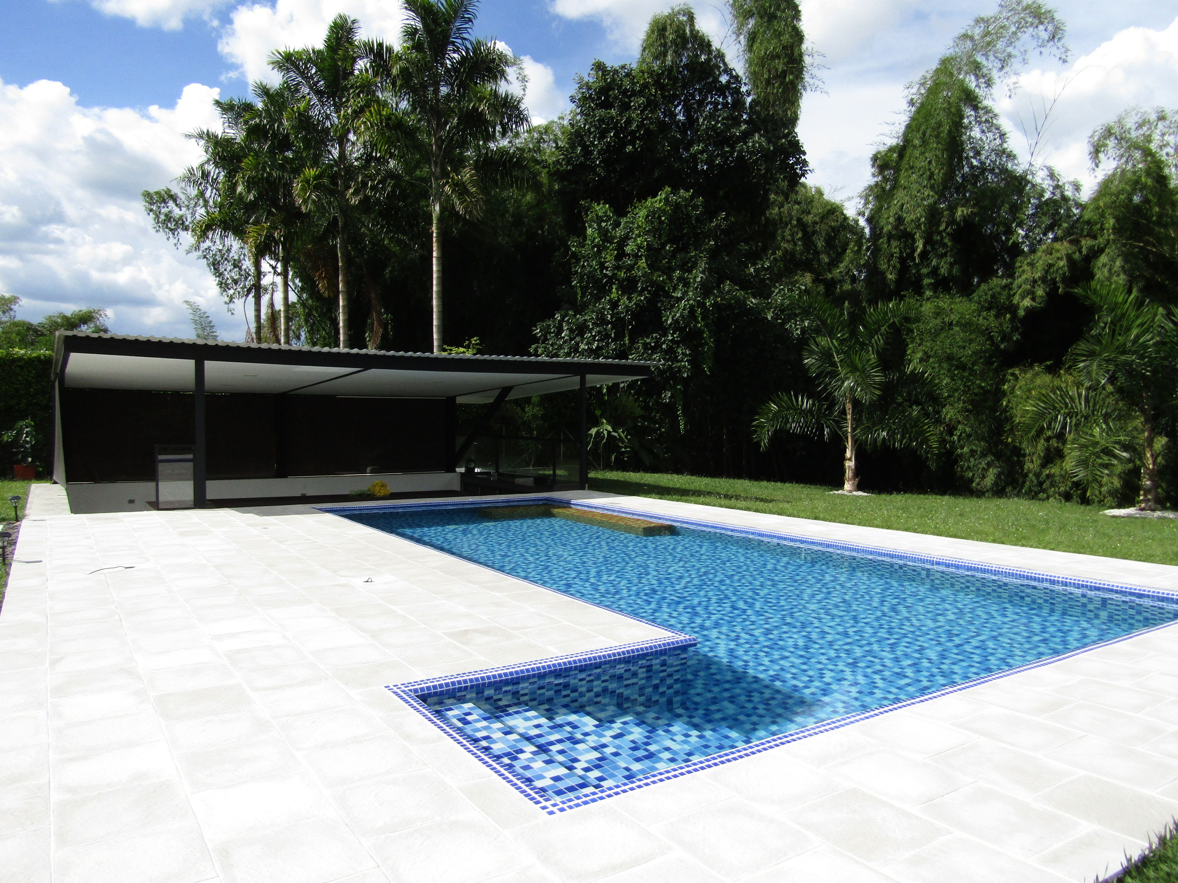 Casa Campestre en arriendo Risaralda Pereira Br San Fernando 300 m2 Habitaciones 3 Baños 4 Garajes 3 Precio $8500000