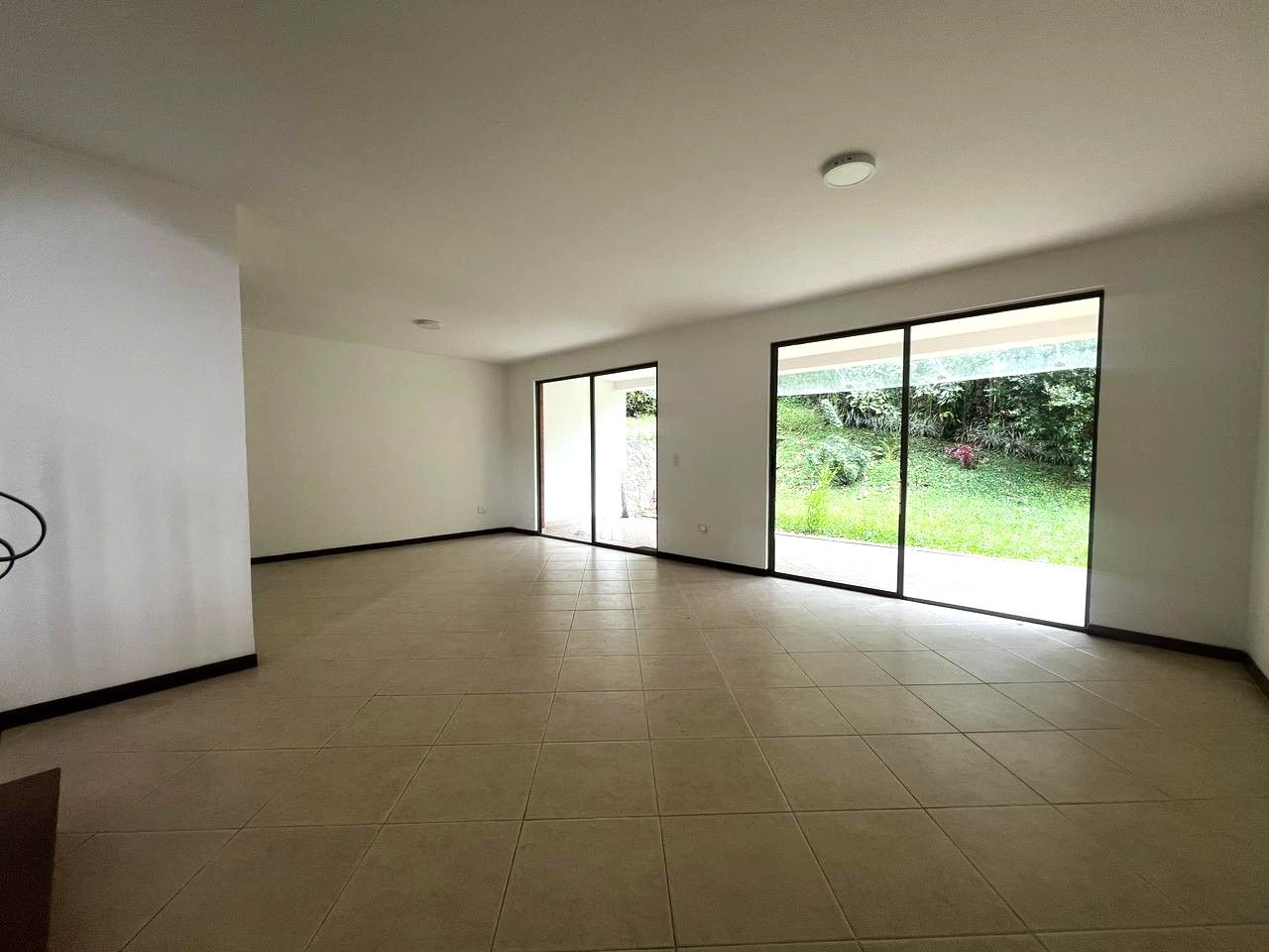 Casa en venta Antioquia Envigado Loma Del Atravesado 210 m2 Habitaciones 3 Baños 5 Garajes 4 Precio $1410000000