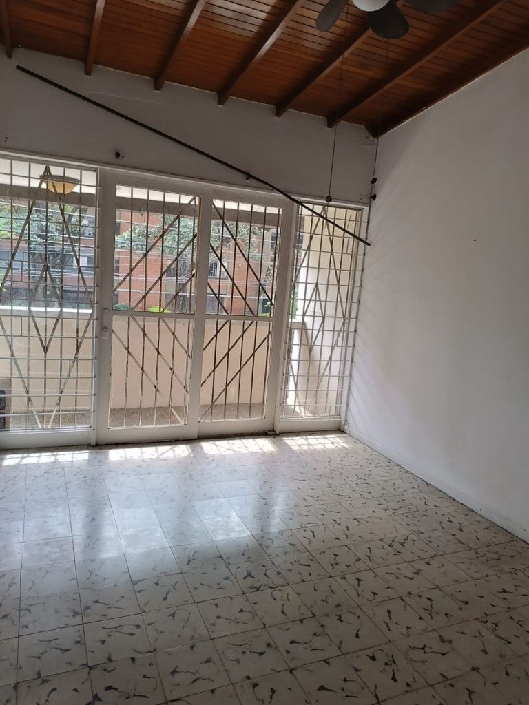 Casa en venta Antioquia Medellín Simon Bolivar 220 m2 Habitaciones 5 Baños 3 Garajes 1 Precio $1400000000