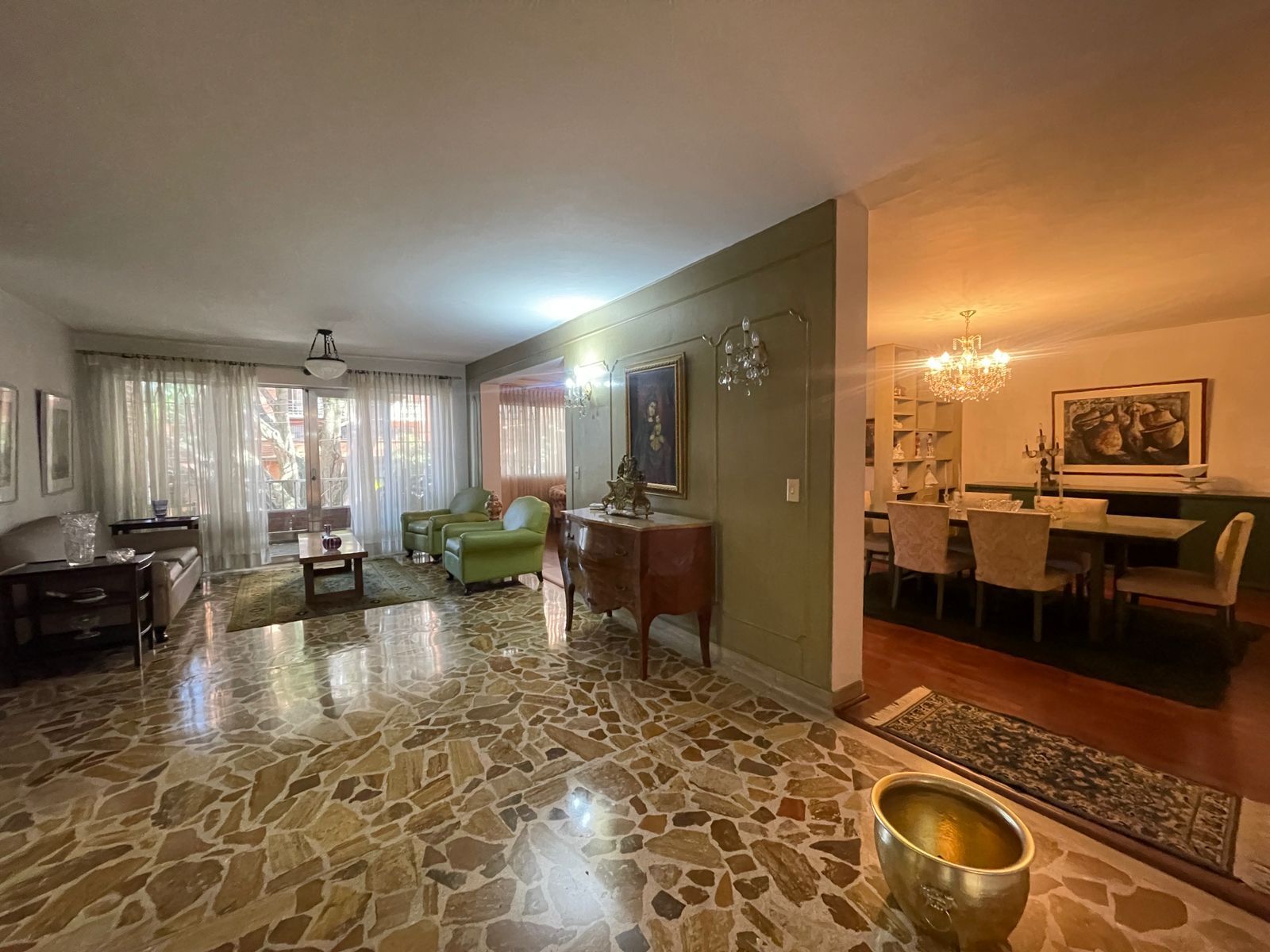 Casa en arriendo Antioquia Medellín Laureles 259 m2 Habitaciones 3 Baños 4 Garajes 1 Precio $8500000