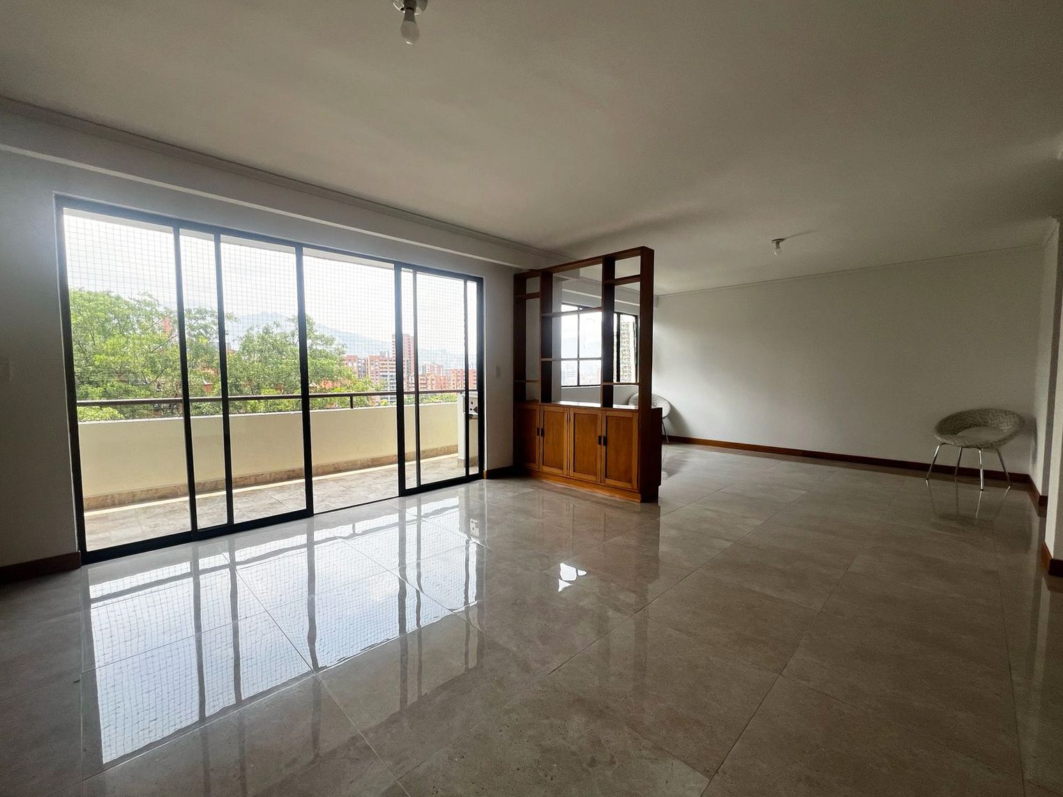 Apartamento en arriendo Antioquia Medellín Urbanizacion Villa Linda 162 m2 Habitaciones 3 Baños 4 Garajes 2 Precio $6350000