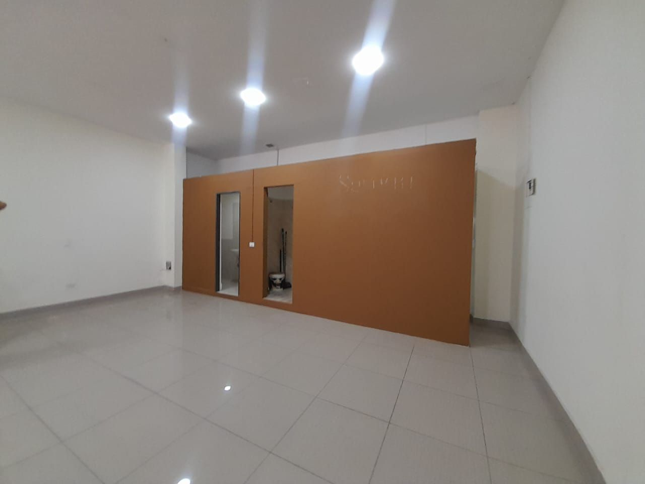 Local en arriendo Antioquia Itagüí Centro 100 m2 Habitaciones 0 Baños 1 Garajes 0 Precio $5600000