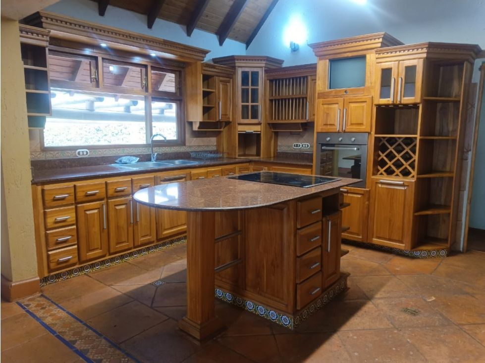 Casa Campestre en arriendo Antioquia Rionegro El Porvenir 200 m2 Habitaciones 5 Baños 4 Garajes 2 Precio $7000000