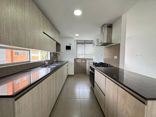 Apartamento en arriendo Antioquia Envigado La Inmaculada 100 m2 Habitaciones 3 Baños 4 Garajes 2 Precio $4700000