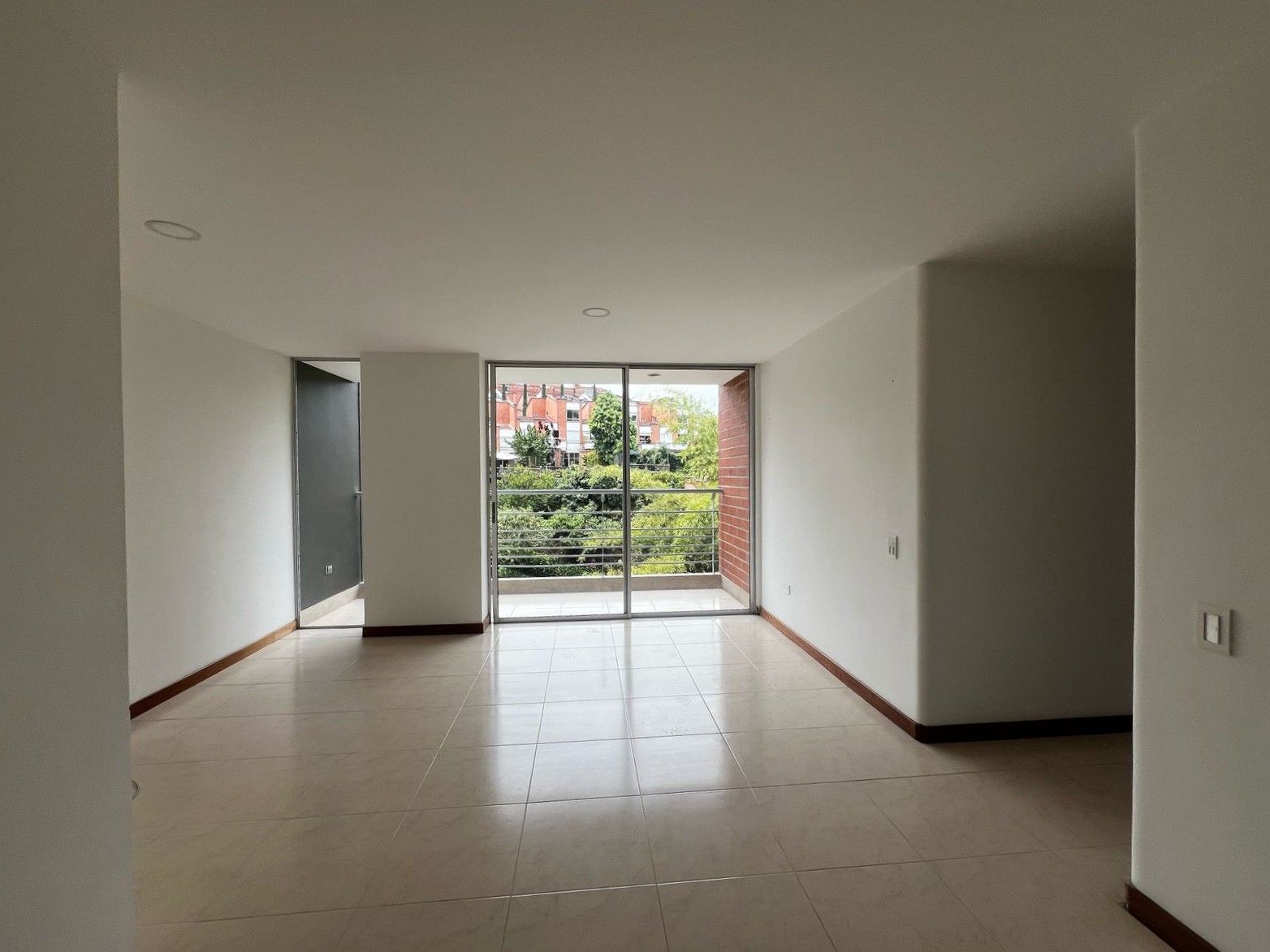Apartamento en arriendo Antioquia Envigado La Inmaculada 87 m2 Habitaciones 3 Baños 2 Garajes 2 Precio $3650000