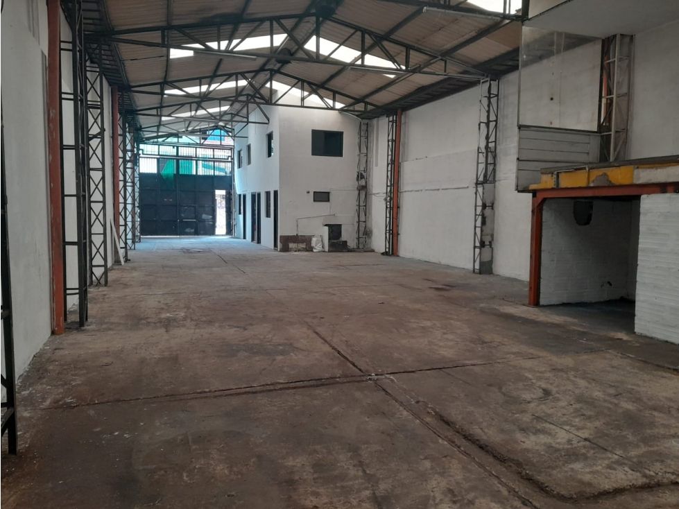 Bodega en arriendo Antioquia Medellín Trinidad 200 m2 Habitaciones 0 Baños 1 Garajes 0 Precio $6800000