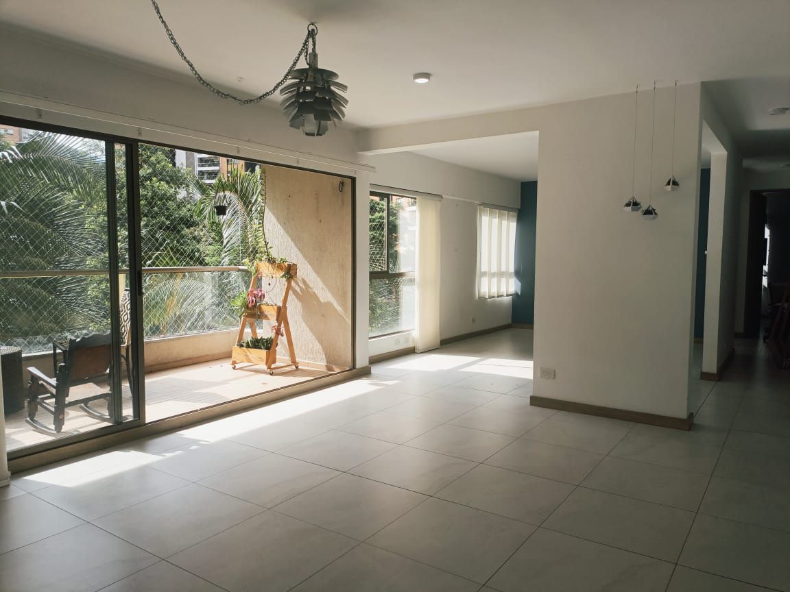 Apartamento en arriendo Antioquia Medellín Loma De Los Bernal 98 m2 Habitaciones 2 Baños 2 Garajes 1 Precio $4100000