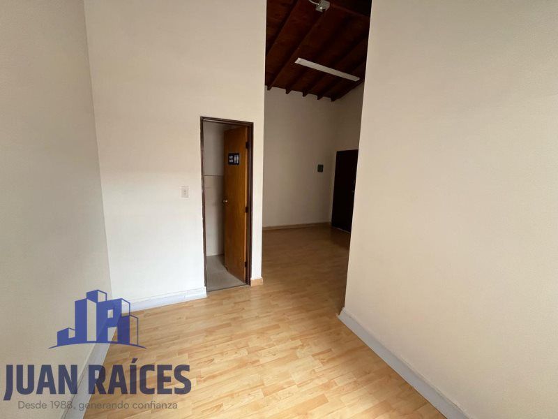 Oficina en arriendo Antioquia Caldas Caldas 15 m2 Habitaciones 0 Baños 1 Garajes 0 Precio $740000