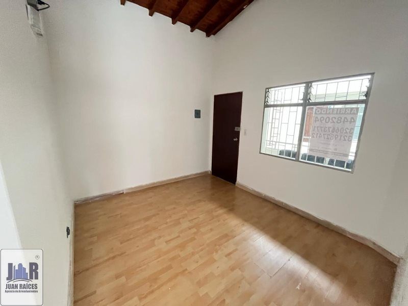 Oficina en arriendo Antioquia Caldas Caldas 15 m2 Habitaciones 0 Baños 1 Garajes 0 Precio $740000