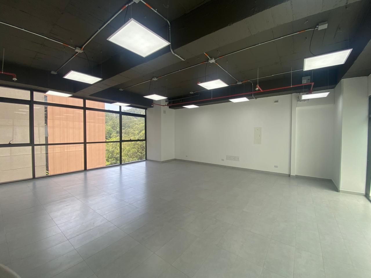 Oficina en arriendo Antioquia Medellín Altos Del Poblado 72 m2 Habitaciones 0 Baños 1 Garajes 1 Precio $7400000