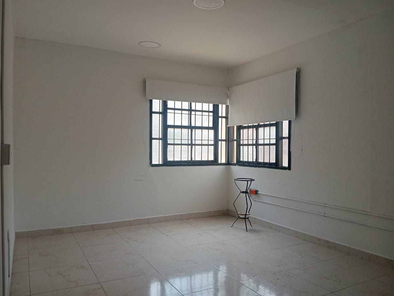 Oficina en arriendo Antioquia Medellín Florida Nueva 197 m2 Habitaciones 0 Baños 4 Garajes 0 Precio $6600000