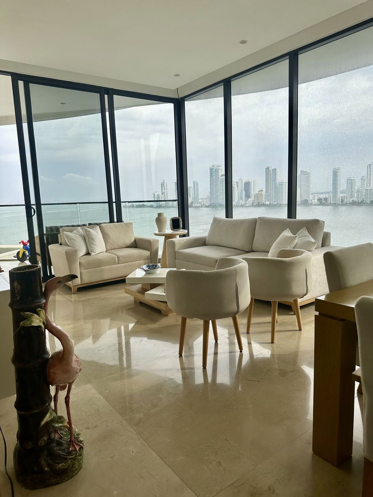 Apartamento en arriendo Bolívar Cartagena Boca Grande 200 m2 Habitaciones 3 Baños 4 Garajes 1 Precio $17000000