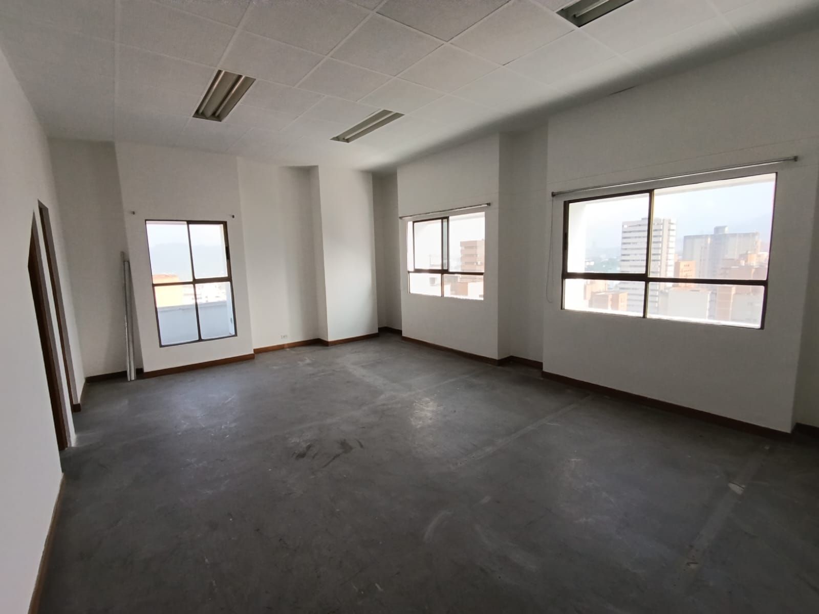 Oficina en arriendo Antioquia Medellín La Candelaria 36 m2 Habitaciones 0 Baños 0 Garajes 0 Precio $2400000