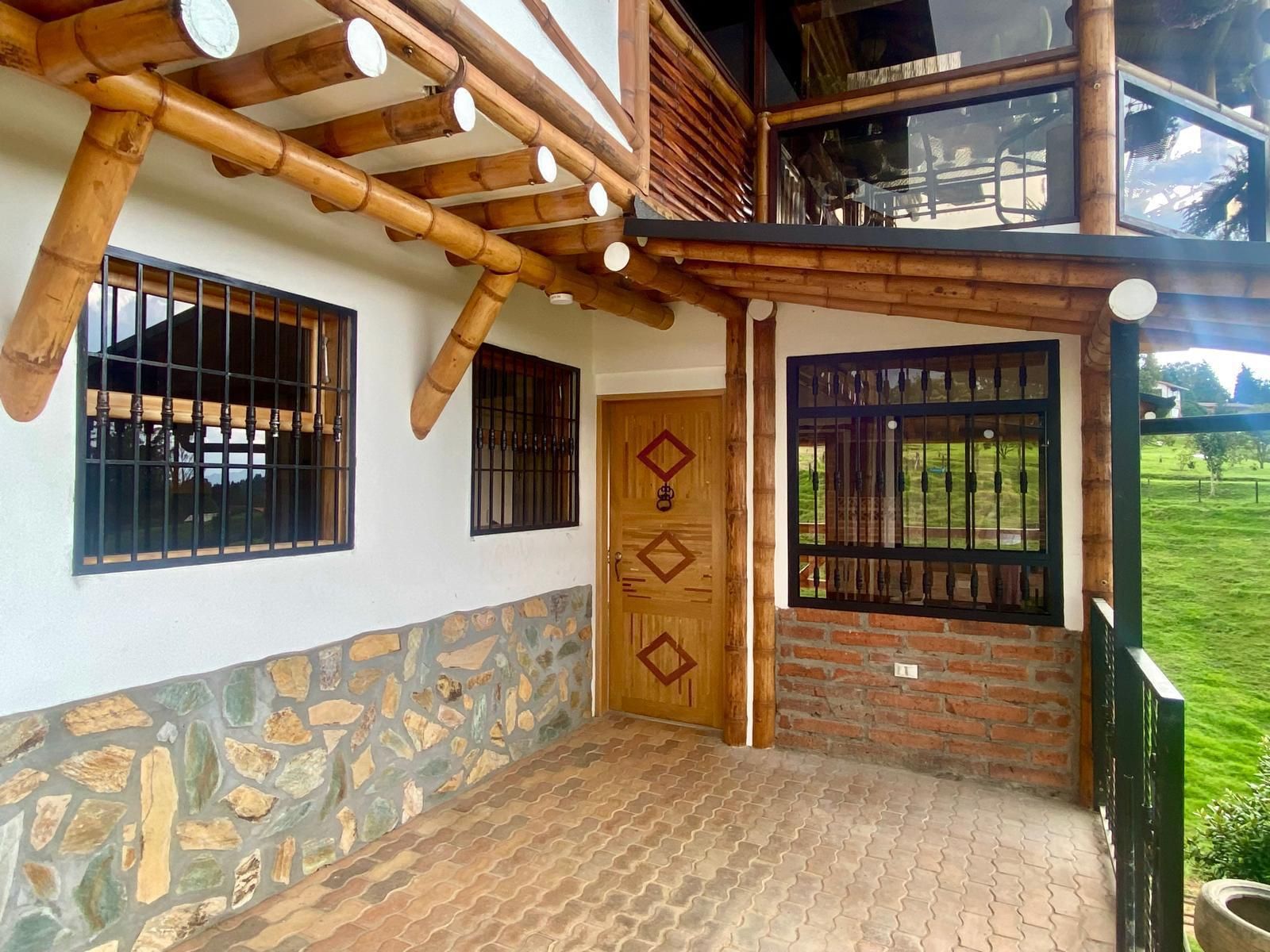 Apartamento en arriendo Antioquia Guarne Santo Tomás 75 m2 Habitaciones 2 Baños 2 Garajes 1 Precio $2500000