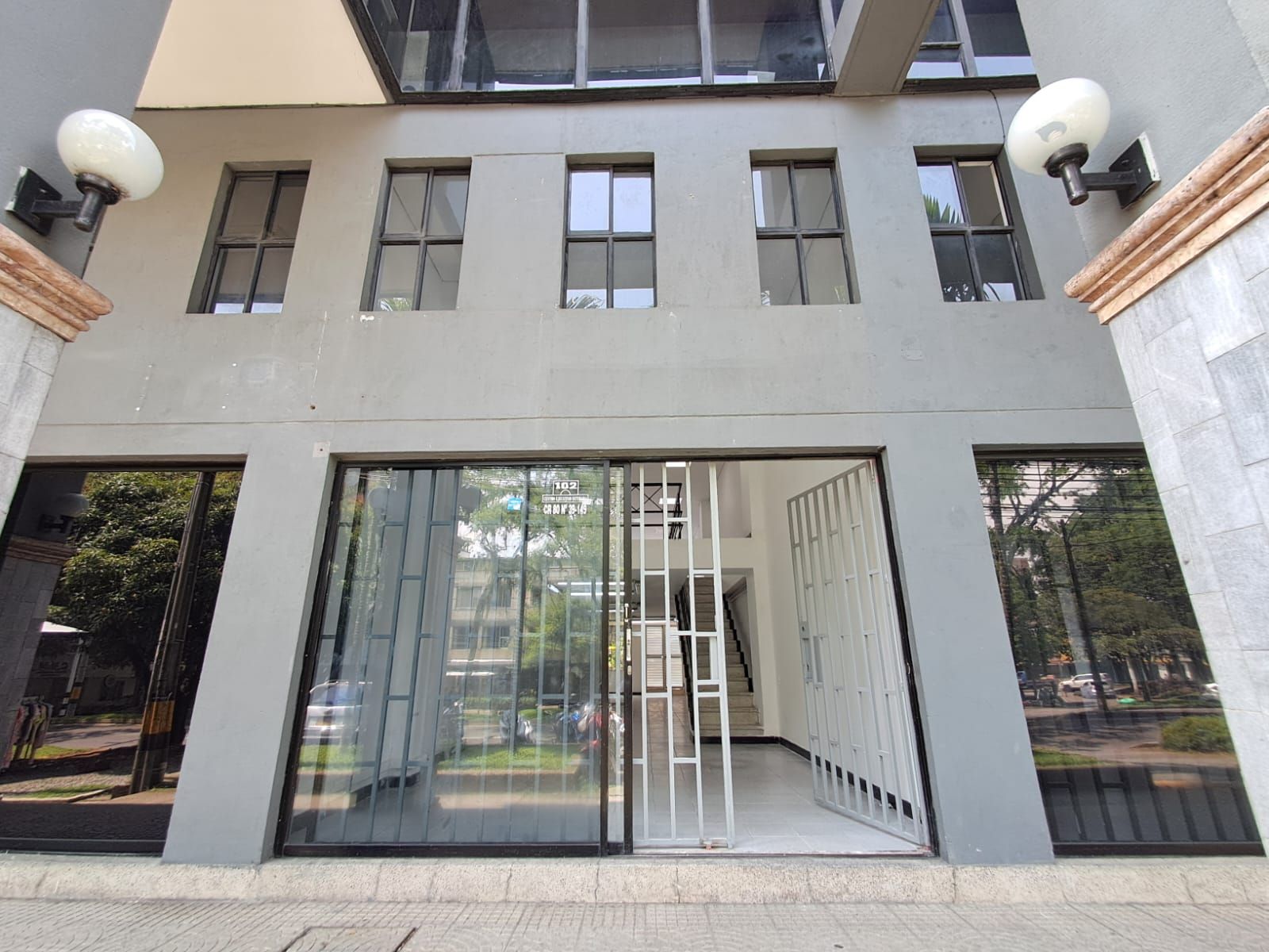 Local en arriendo Antioquia Medellín Lorena 153 m2 Habitaciones 0 Baños 2 Garajes 1 Precio $9000000