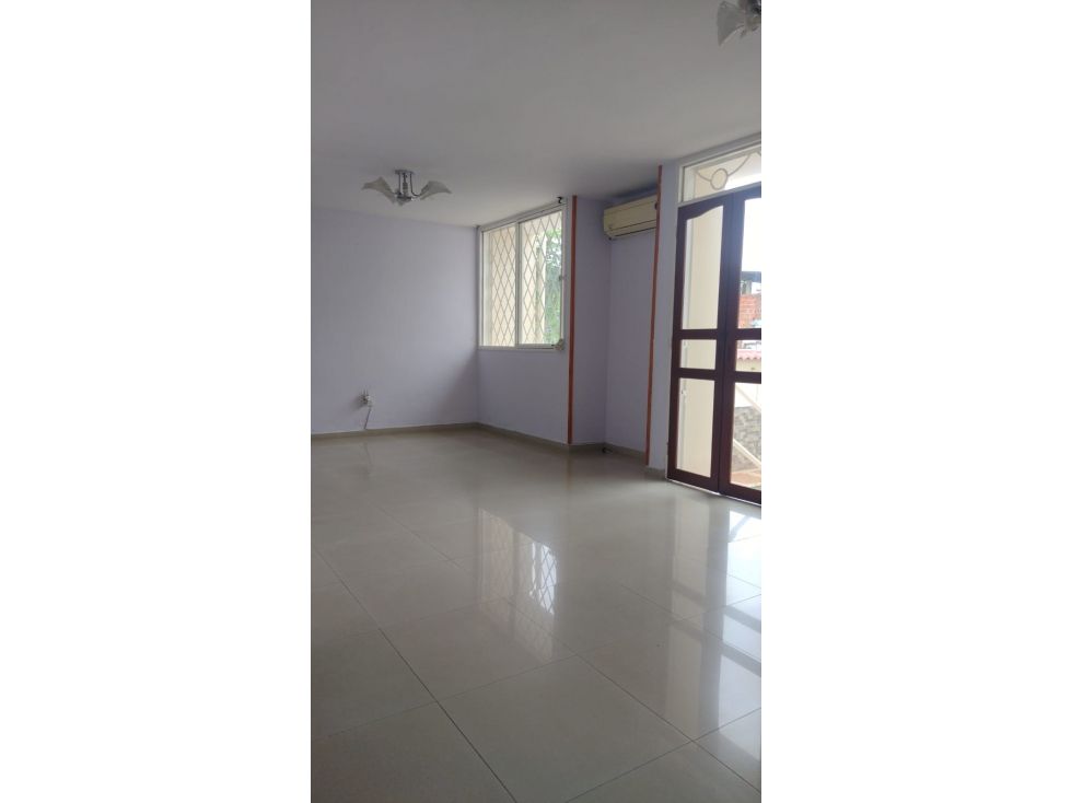 Casa en venta Valle Del Cauca Cali Santa Isabel 200 m2 Habitaciones 5 Baños 4 Garajes 2 Precio $700000000