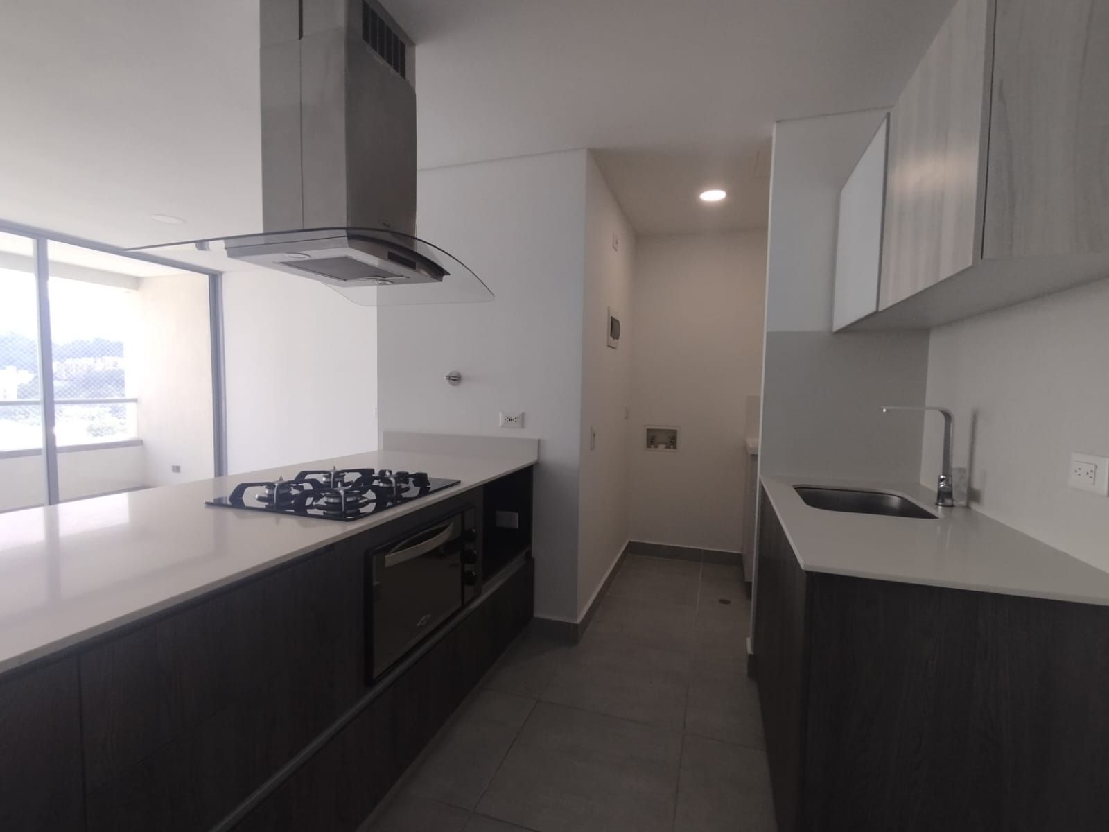 Apartamento en arriendo Antioquia Medellín Simesa 85 m2 Habitaciones 2 Baños 3 Garajes 2 Precio $4300000
