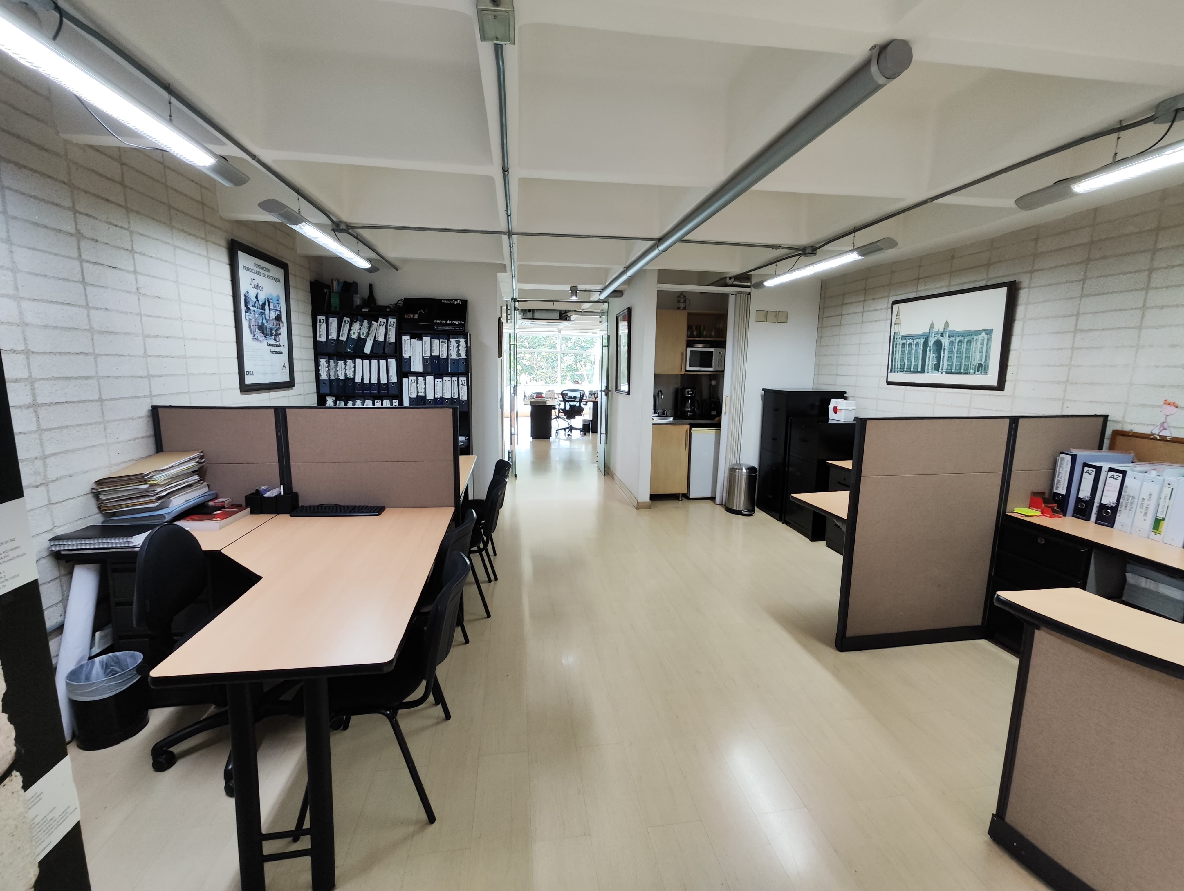 Oficina en arriendo Antioquia Medellín Astorga 79 m2 Habitaciones 0 Baños 2 Garajes 1 Precio $6030000