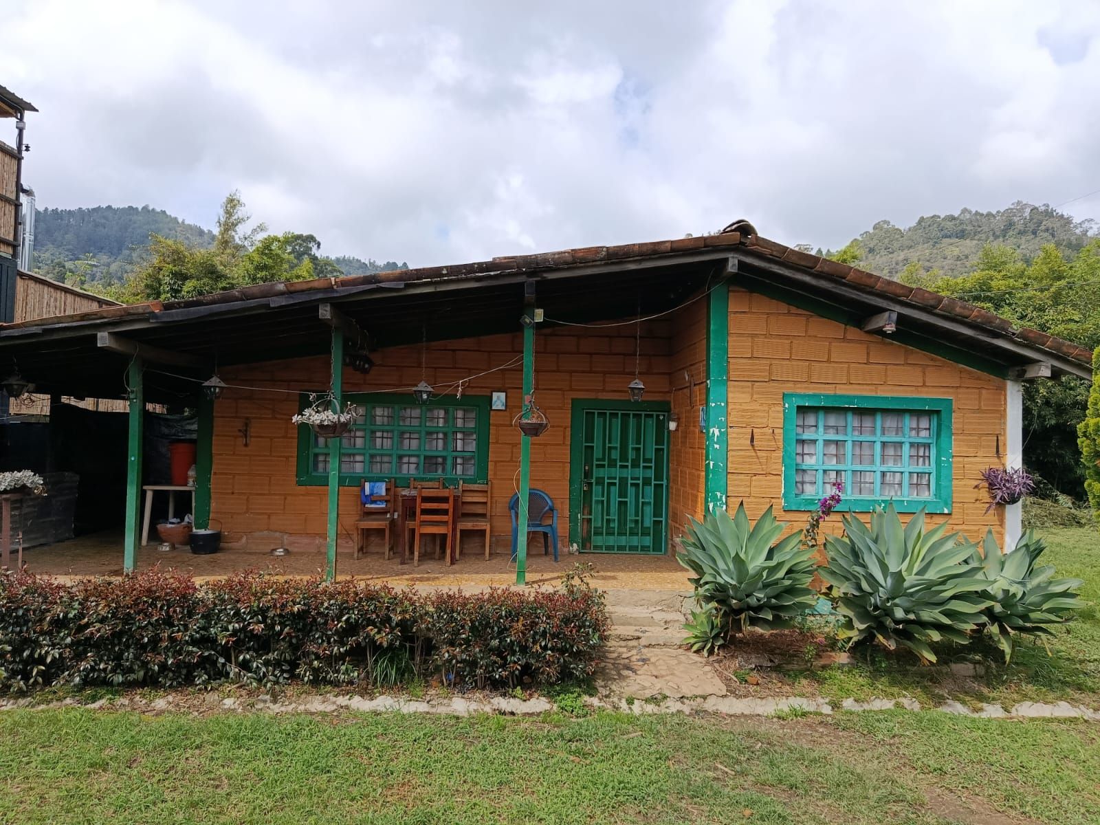 Casa en arriendo Antioquia Guarne Santo Tomás 100 m2 Habitaciones 2 Baños 1 Garajes 2 Precio $4000000