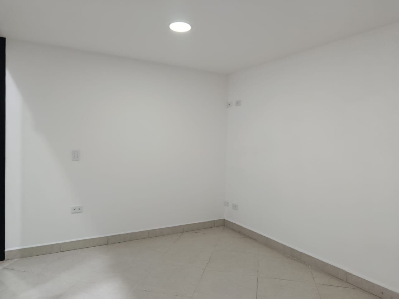 Local en arriendo Antioquia Rionegro El Porvenir 17 m2 Habitaciones 0 Baños 2 Garajes 0 Precio $1550000