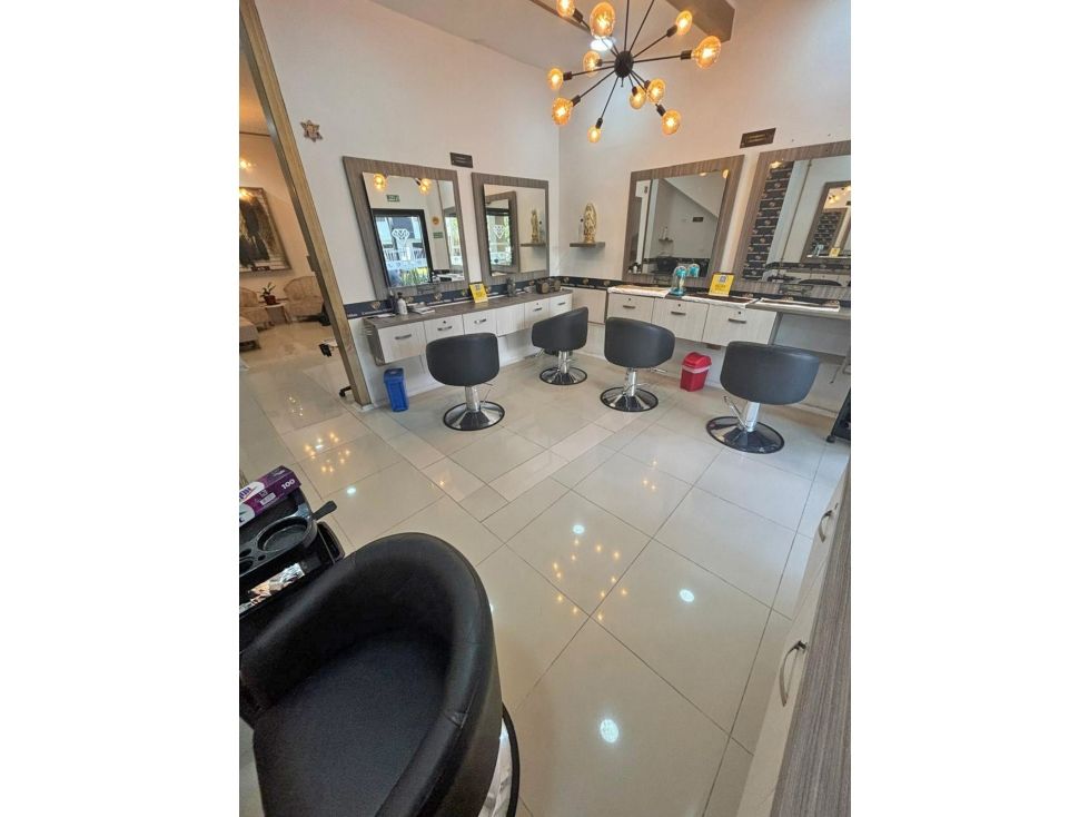 Local en venta Antioquia Medellín Lorena 72 m2 Habitaciones 0 Baños 2 Garajes 0 Precio $550000000