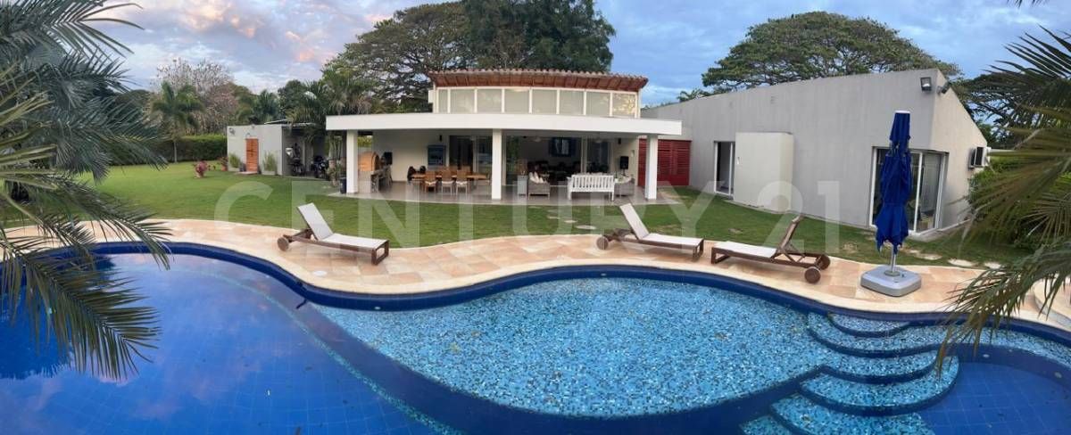 Casa en arriendo Valle Del Cauca Palmira Palmira 368 m2 Habitaciones 3 Baños 4 Garajes 5 Precio $12000000