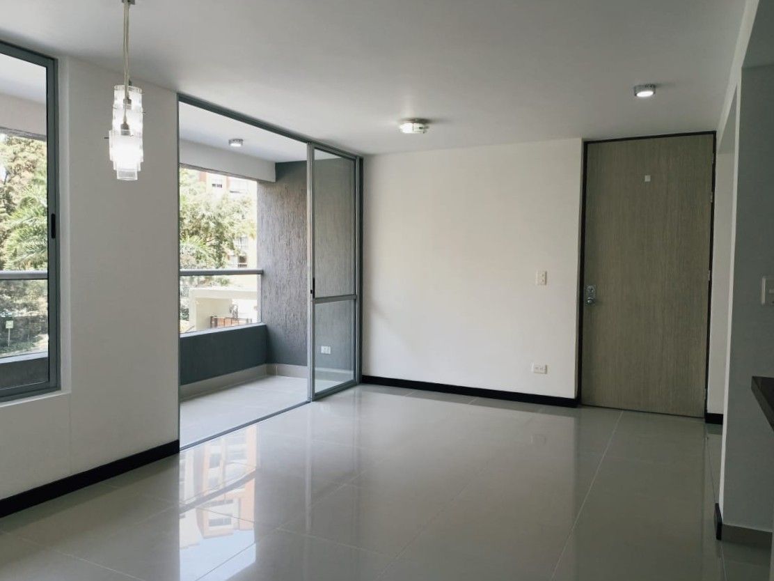 Apartamento en arriendo Antioquia Medellín Loma De Los Bernal 90 m2 Habitaciones 3 Baños 2 Garajes 1 Precio $3750000