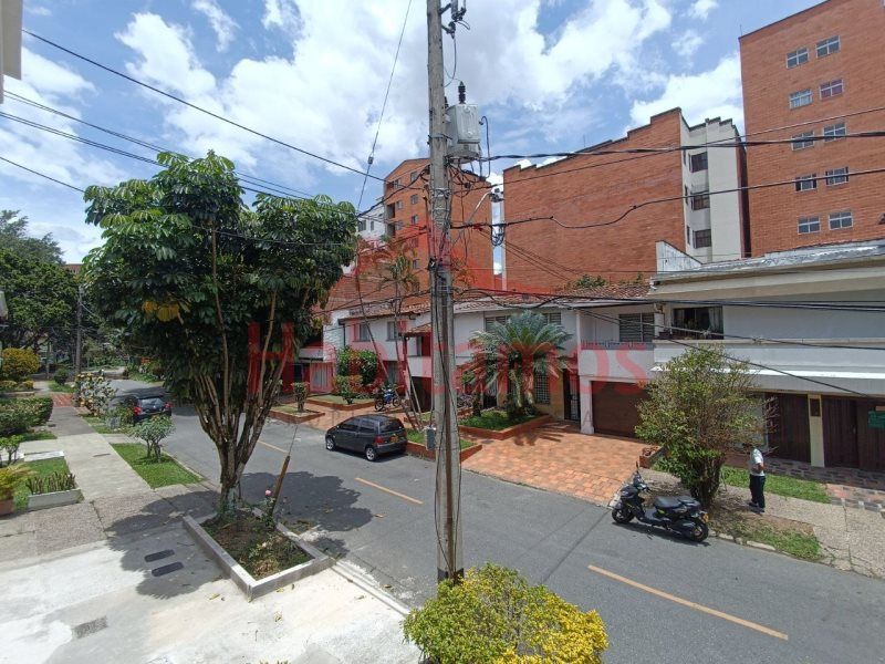 Casa en arriendo Antioquia Medellín Rosales 341 m2 Habitaciones 4 Baños 5 Garajes 1 Precio $8700000