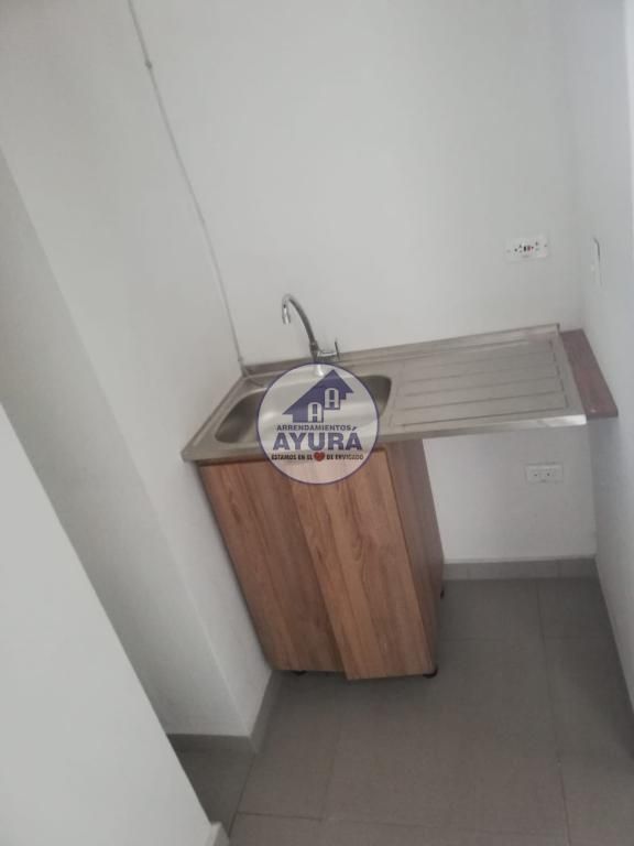 Local en arriendo Antioquia Envigado El Dorado 34 m2 Habitaciones 0 Baños 1 Garajes 1 Precio $3000000